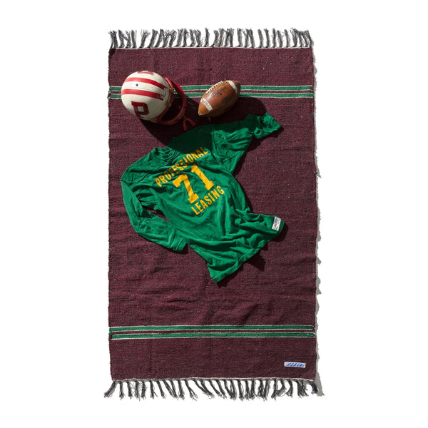 College rug burgundy